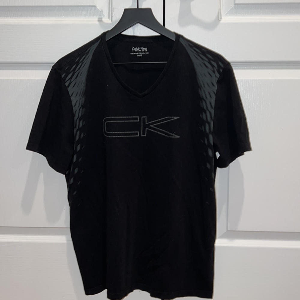 Men’s Calvin Klein T-shirt szM. Black and grey. Short sleeves.  EUC; barely worn